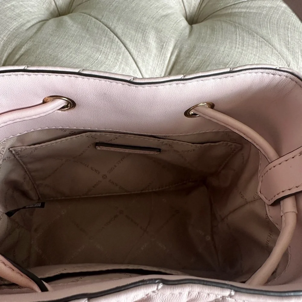Michael Kors Light Pink Quilted Crossbody Bag - Picture 6 of 15